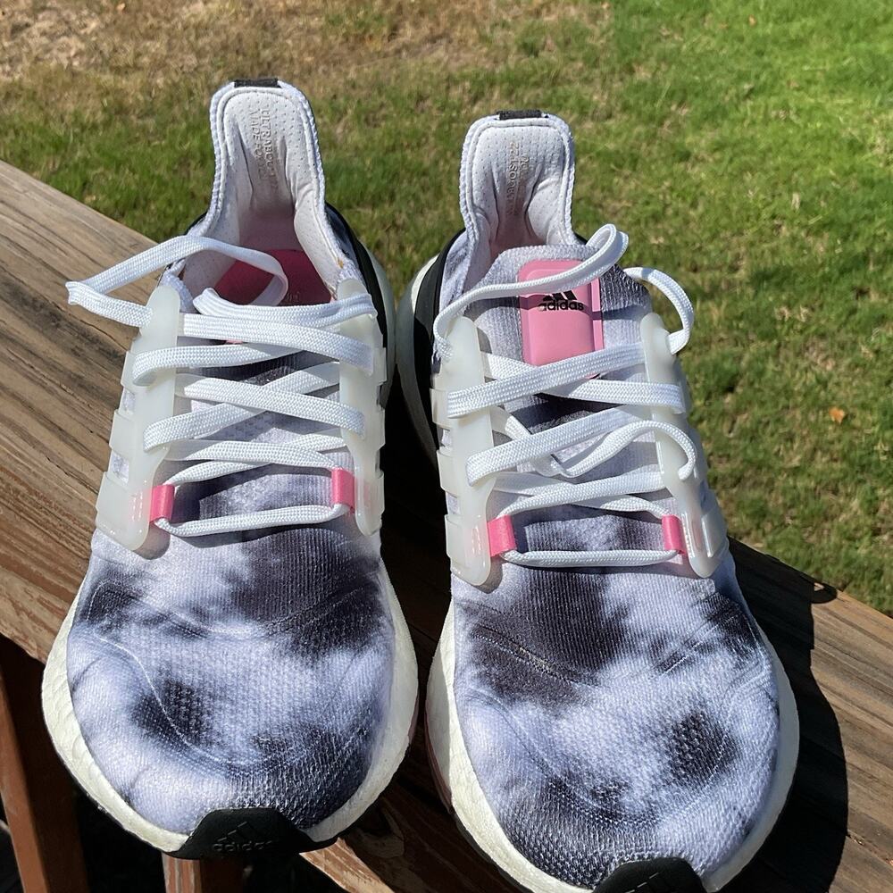Adidas Womens UltraBoost 22 HP3309 Tie Die Shoes Cloud White Bliss Pink Size 8